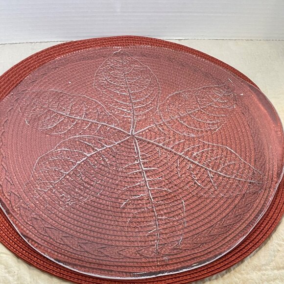 Beautiful Clear Glass Pressed Leaf Design Round Plate 13.5" Decorative Centerpie - Picture 7 of 10
